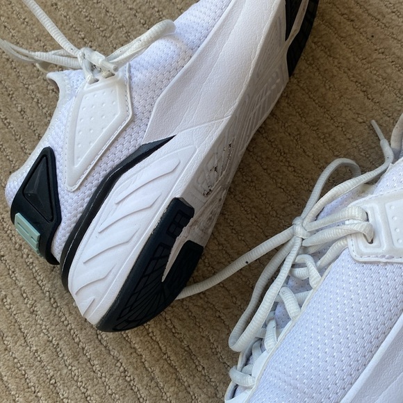 PUMA Sneakers, White, size 8 - Picture 14 of 16